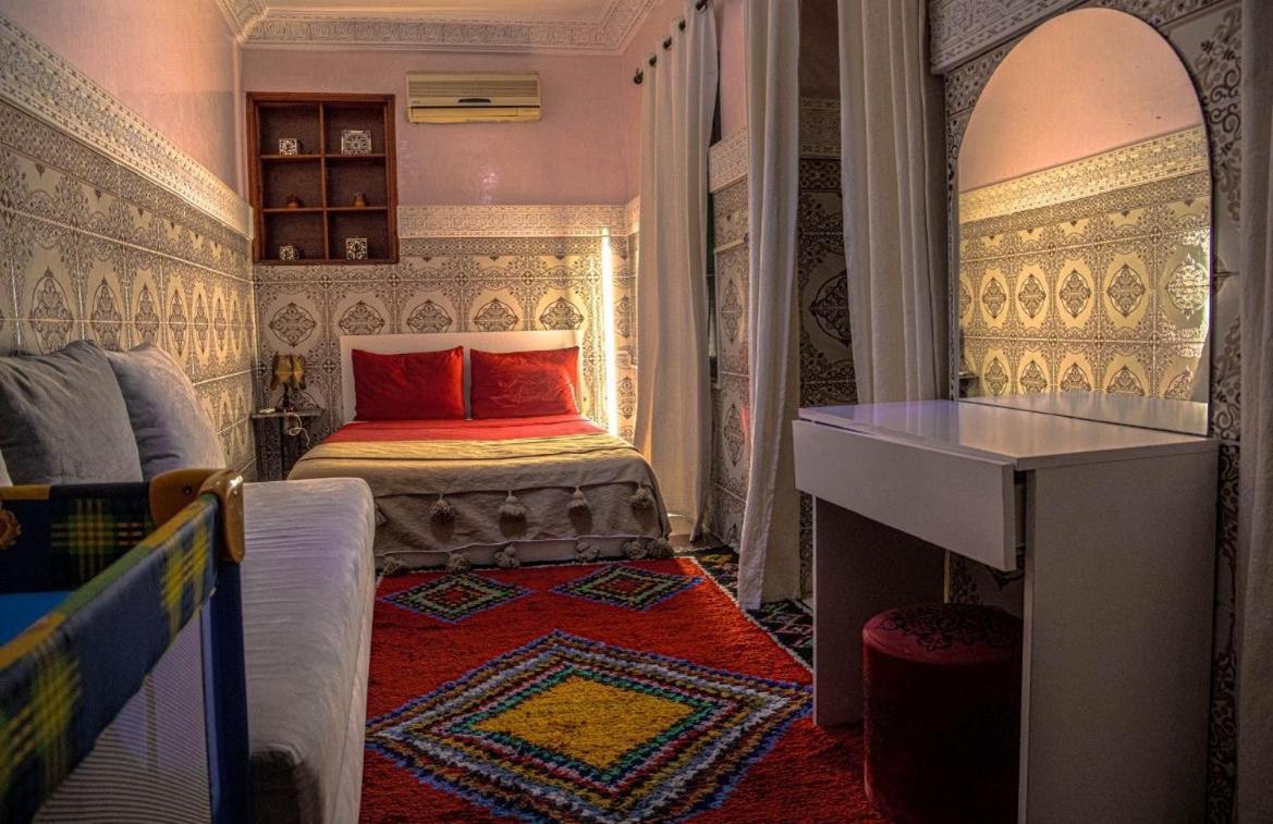 riad msholidays - privatisé jusqu'à 8 personnes - jacuzzi Marrakesh Exterior foto