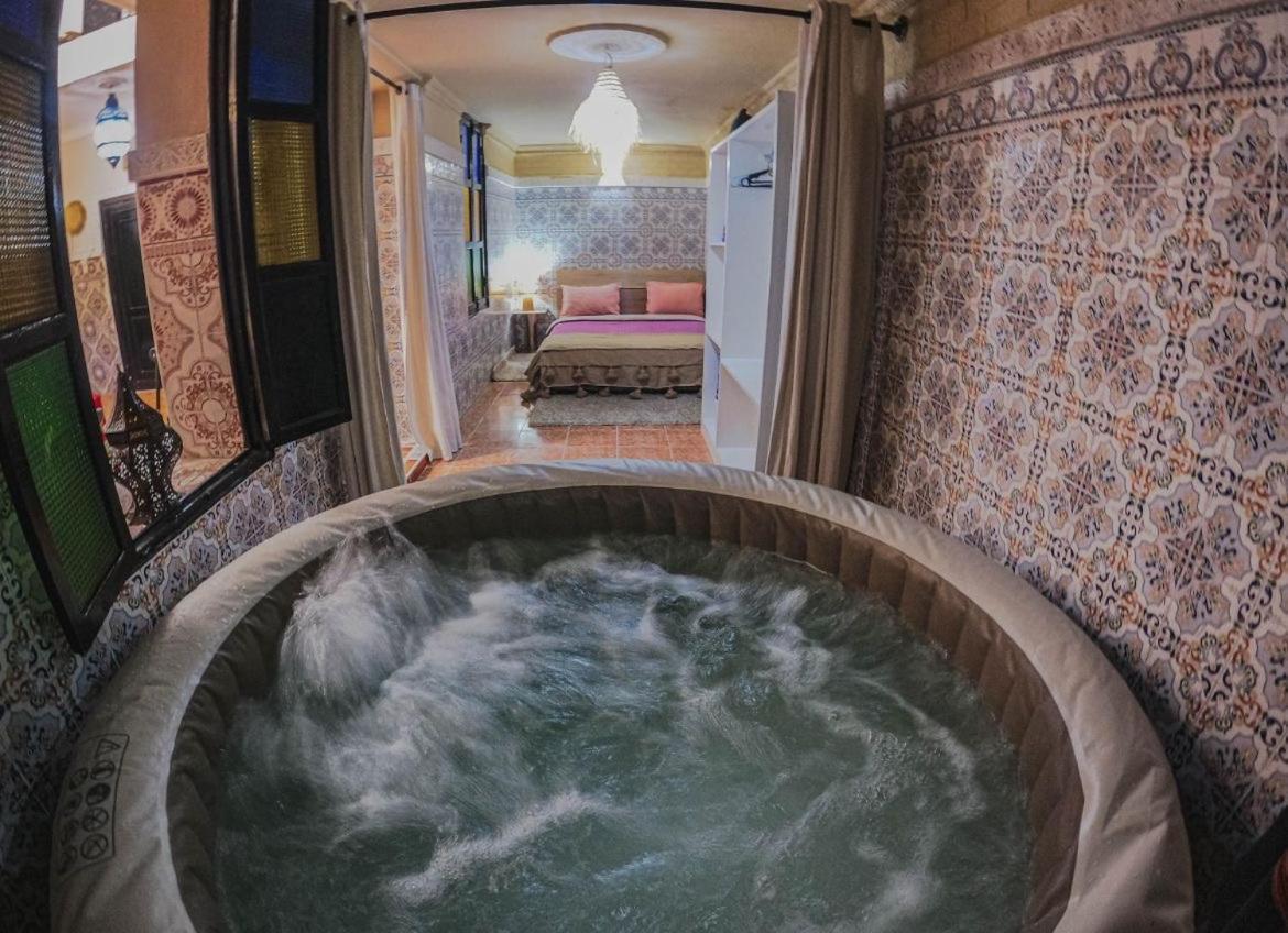 riad msholidays - privatisé jusqu'à 8 personnes - jacuzzi Marrakesh Exterior foto