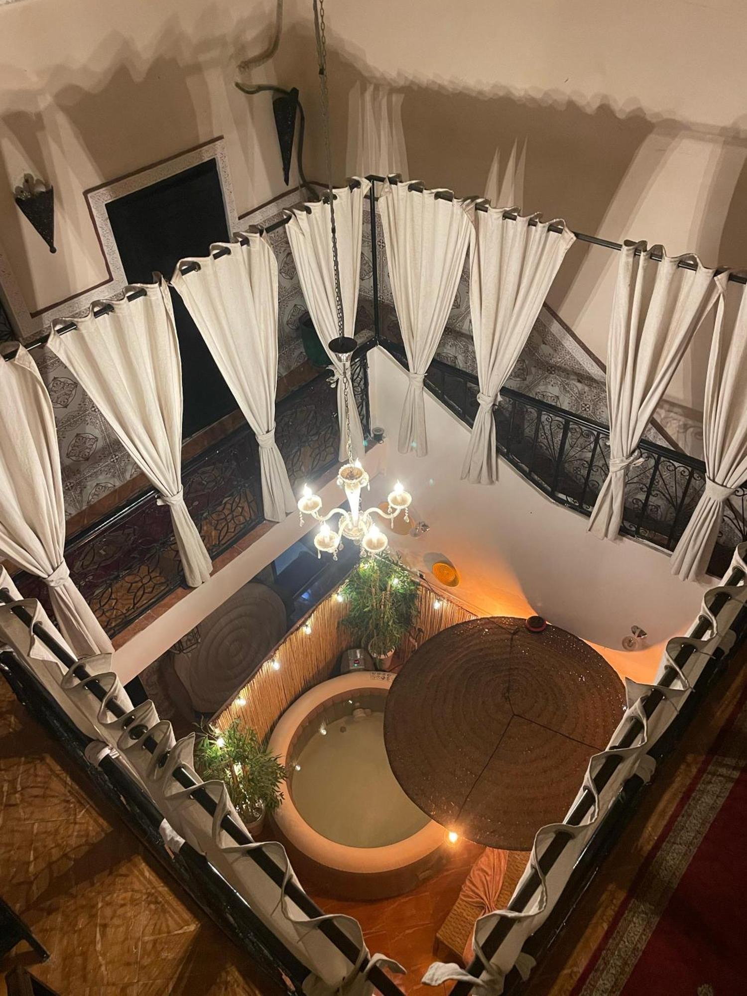 riad msholidays - privatisé jusqu'à 8 personnes - jacuzzi Marrakesh Exterior foto
